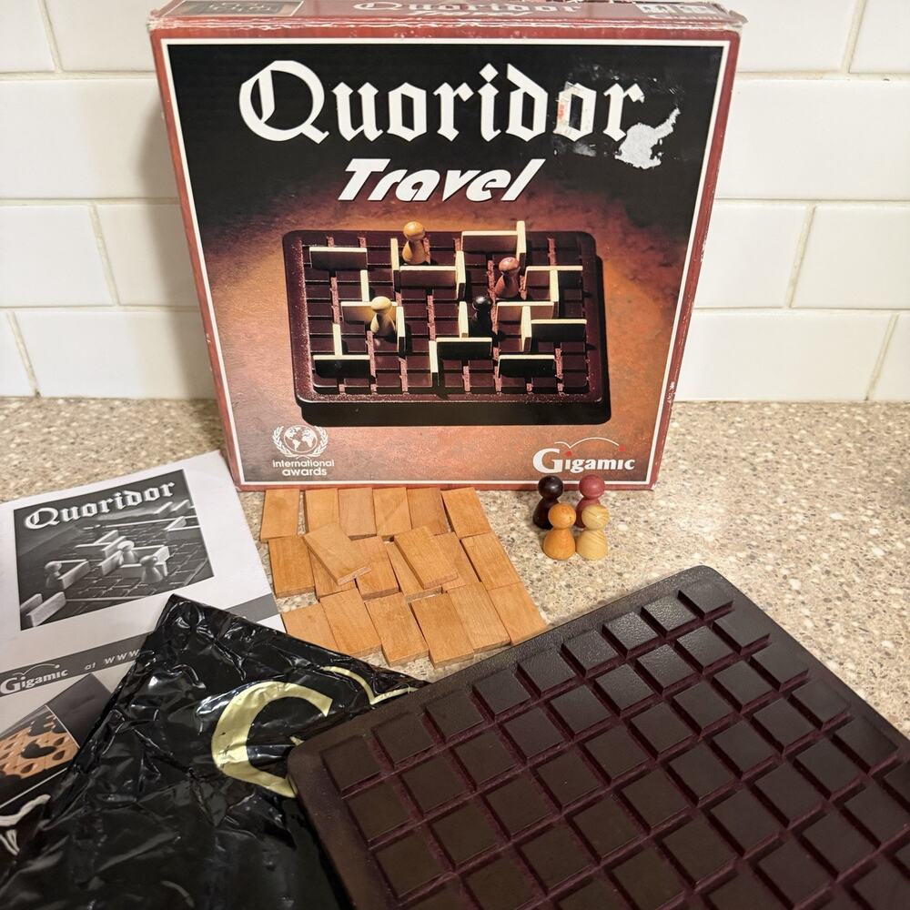 Quoridor Travel by Gigamic Complete Wooden Strategy Board Game Family Puzzle
